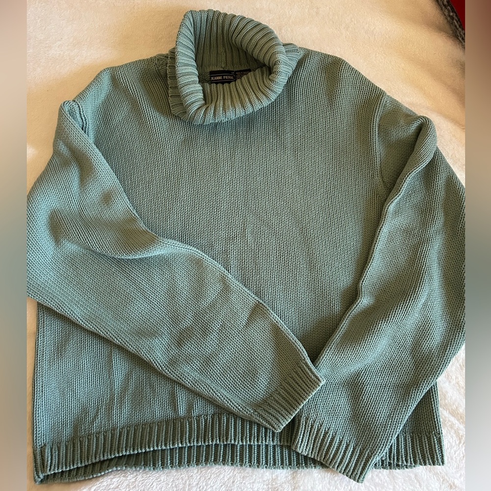 Turtle neck sweater